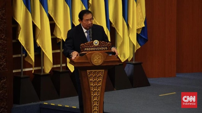 Susilo Bambang Yudhono menyatakan tak melakukan cawe-cawe dalam kelulusan anaknya, AHY, dari program doktoral Pascasarja Universitas Airlangga (Unair) Surabaya.