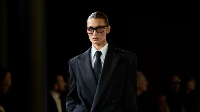 img-title 5 Prediksi Tren Fashion dari Paris Fashion Week Spring/Summer 2025
