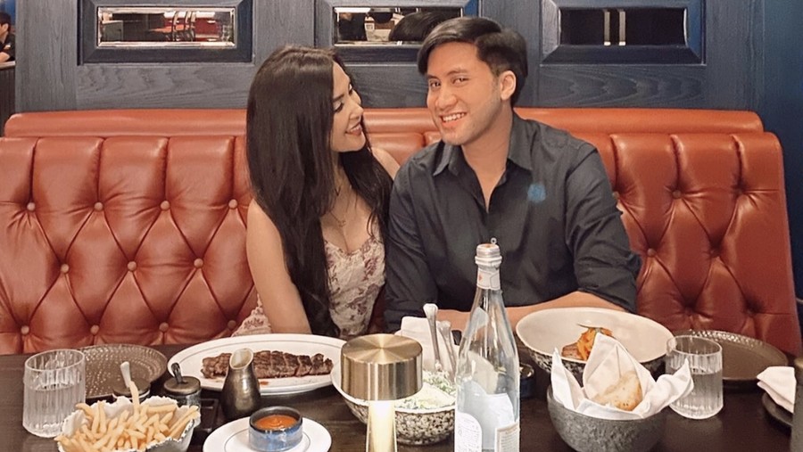 Sebelum Melahirkan, Vicy Melanie Kulineran Romantis Bareng Kevin Aprilio Sebelum Melahirkan, Vicy Melanie Kulineran Romantis Bareng Kevin Aprilio