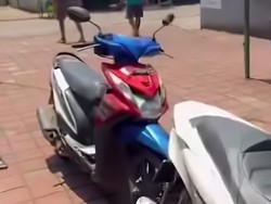 Video: Viral Maling Helm Kabur Tinggalkan Motornya saat Dikejar Warga di Bogor