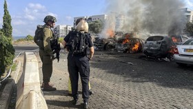 Hizbullah Hujani Israel dengan 200 Roket, Sirene Meraung Kencang