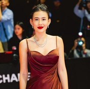 Shenina Cinnamon Tampil Menawan di Busan International Film Festival 2024