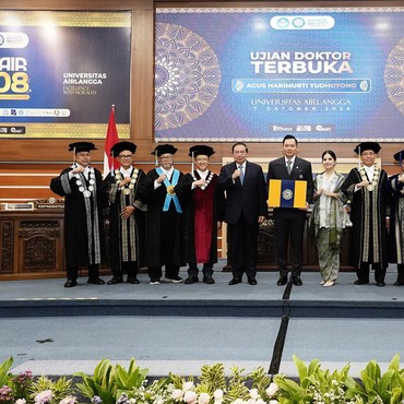 AHY Raih Gelar Doktor di UNAIR, Langsung Dibandingkan dengan Raffi Ahmad