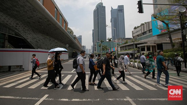 BMKG menyebut suhu panas terik yang belakangan terjadi di sejumlah wilayah akan segera mereda, seiring peningkatan curah hujan.