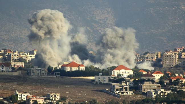 Pasukan Pertahanan Israel (IDF) mengeklaim telah membunuh seorang komandan batalion Hizbullah di distrik Bint Jbeil, Lebanon Selatan, Kamis (17/10).