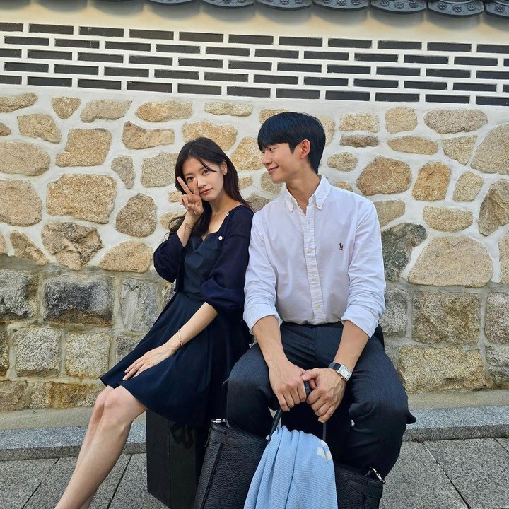 <p>Aksi Jung So Min dan Jung Hae di <em>Love Next Door</em> memang bikin penonton senyum-senyum sendiri ya, Bunda. Dari seluruh episode yang sudah ditayangkan, <em>scene</em> apa yang meninggalkan kesan manis bagi Bunda? (Foto: Instagram @somin_jj dan @holyhaein)</p>