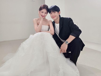 7 Potret Manis Jung So Min dan Jung Hae In di BTS Drakor Love Next Door