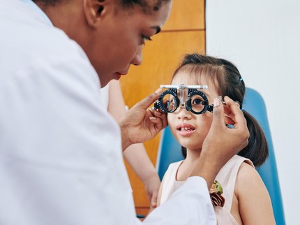 7 Ciri-Ciri Mata Silinder Anak yang Perlu Dikenali dan Cara Mengatasinya
