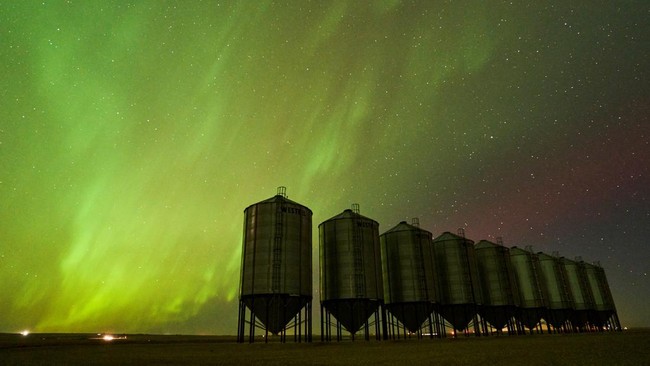 FOTO: Pertunjukan Aurora Borealis di Surga Langit Gelap Kanada