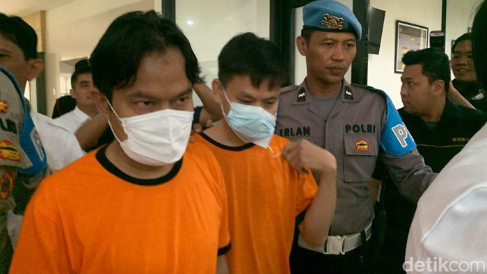 Polisi menggelar konferensi pers terkait kasus pencabulan anak di panti asuhan Kunciran Indah, Kota Tangerang, Selasa, 8 Oktober 2024.