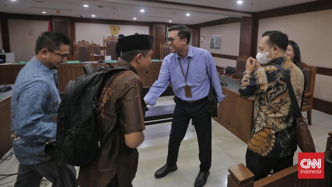 FOTO: Sidang Gugatan Rp5.246 T Rizieq Shihab ke Jokowi Ditunda