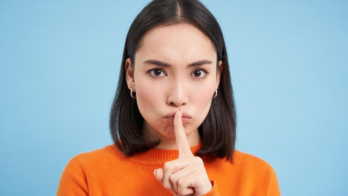 Dalam 4 Situasi Ini Lebih Baik Diam daripada Hal Buruk Terjadi, Apa Saja Ya?