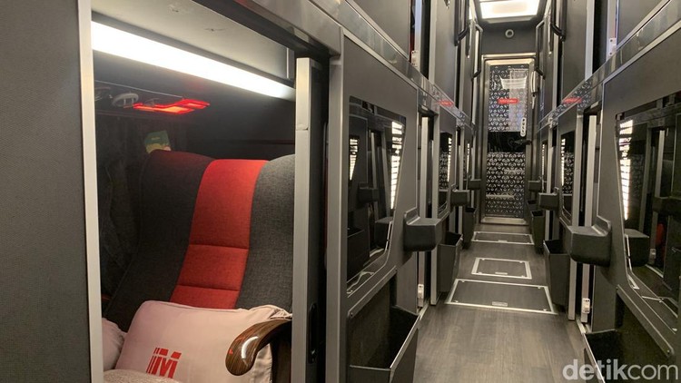Penampakan interior armada sleeper bus Mtrans.