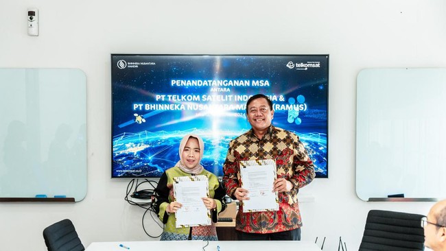 Telkomsat Jalin Kerja Sama strategis dengan PT Bhinneka Nusantara Mandiri guna mewujudkan komitmen percepatan transformasi digital di sektor maritim.
