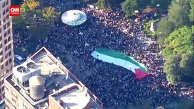 VIDEO: Peringati Agresi Israel, Bendera Palestina Berkibar di New York