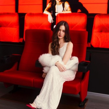 Lirik Lagu Back To Reality - Violette Wautier