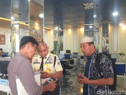 Membeludak Antrean Pengurusan Sertifikat Tanah di BPN Makassar Sejak Pagi