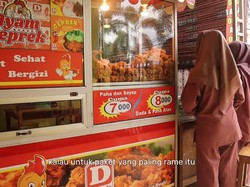 Karyawan Dipecat Gegara Cium Adonan dan Penjual Ayam Krispi Sukses