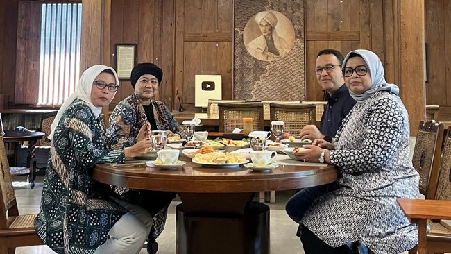 Anies mengaku telah mengenal Luluk sejak lama saat bersama aktif di banyak organisasi sosial kemasyarakatan, bahkan jauh sebelum dia menjadi anggota DPR.