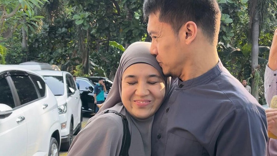 Dhini Aminarti dan Dimas Seto