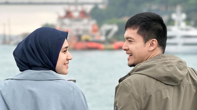 5 pictures of Dimas Seto & Dhini Aminarti Together, Married Harmoniously for 15 Years