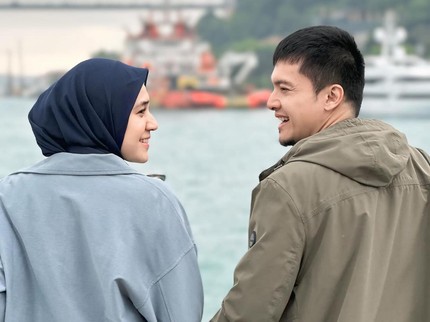 5 Potret Kebersamaan Dimas Seto & Dhini Aminarti, Harmonis Menikah selama 15 Th