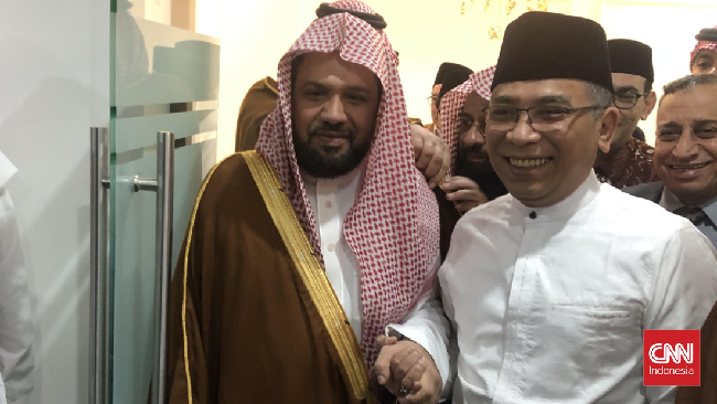Pertemuan Ketum PBNU dengan Imam Besar Masjid Nabawi Syekh Ahmad bin Ali Al-Hudhaify membahas kerja sama semua bidang hingga inisiatif upaya perdamaian dunia.