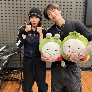 Lirik Lagu Gimme A Minute - Jay Park feat. Chung Ha