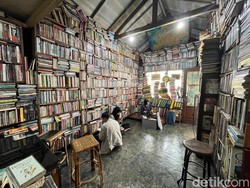 Romantika Perpustakaan Batu Api, Ruang Diskusi di Tengah Jatinangor