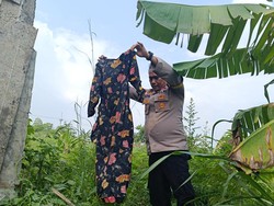 Polisi Temukan Baju Diduga Milik Mayat Wanita di Kebun Singkong Bogor