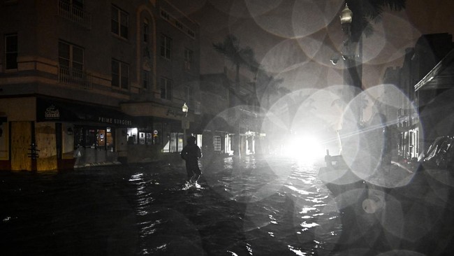 FOTO: Amerika Serikat Porak-poranda Diamuk Badai Milton