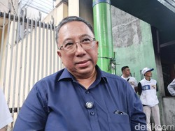 Blusukan ke Andir Bandung, Haru Dicurhati Pedagang Soal Sepinya Pasar