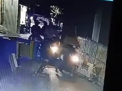 Geng Motor Serang Rumah Warga-Gerobak Jualan di Makassar, Pelaku Diburu
