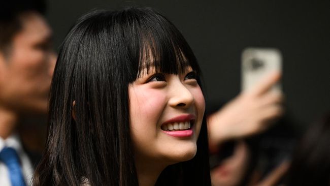 Hanni NewJeans mengonfirmasi bakal memenuhi undangan untuk bersaksi depan Majelis Nasional soal perundungan di lingkungan kerja idol.