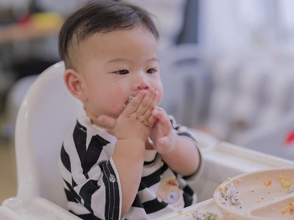 Tekstur MPASI Bayi 9 Bulan: Aturan Pemberian, Jadwal & Rekomendasi Menu Lengkapnya