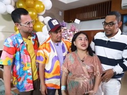 Mpok Alpa Langsung Tutup Pabrik Usai Lahirkan Anak Kembar