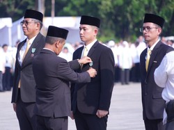 Pegawai PTBA Dianugerahi Satyalancana Wira Karya & Dharma Karya