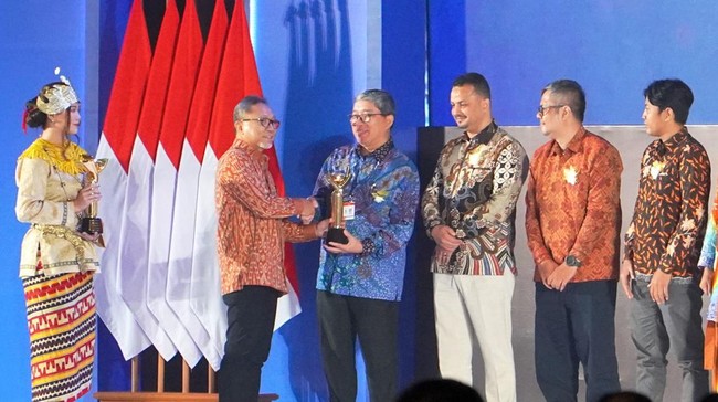 Penghargaan Primaniyarta ke-11 kalinya ini, diserahkan langsung oleh Presiden RI Joko Widodo.