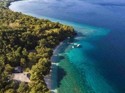 7 Aktivitas Menarik di Sumbawa yang Patut Dicoba, Main di Laut-Air Terjun