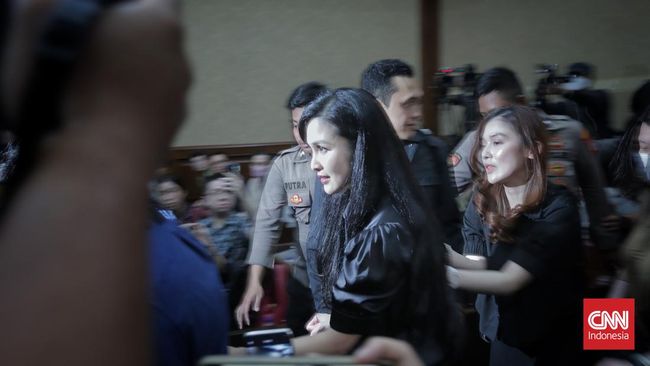 Sandra Dewi mengaku kena penyakit kulit rosacea yang membuatnya gagal menyelesaikan endorsement hingga harus membayar ganti rugi.