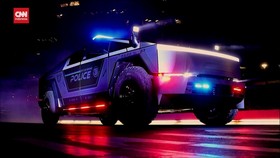 VIDEO: Cybertruck Disulap Jadi Mobil Polisi