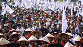 Masyarakat Adat Demo DPR Tuntut Pengesahan RUU Adat