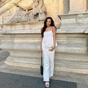 Get The Look: Inspirasi Outfit Santai Serba Putih Menawan ala Beby Tsabina