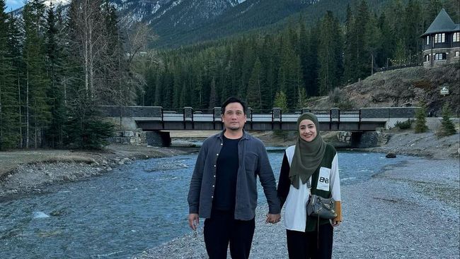 7 Potret Cindy Fatika Sari dan Tengku Firmansyah Nikmati Keindahan Alam di Kanada