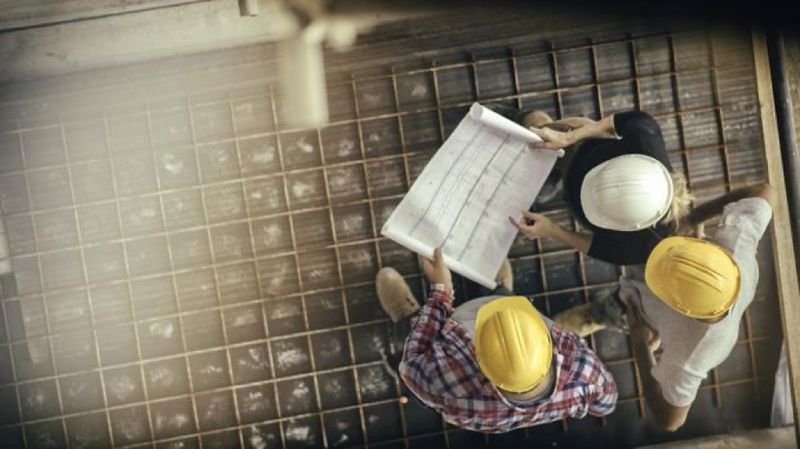 Di lingkungan proyek konstruksi, keselamatan merupakan prioritas utama.