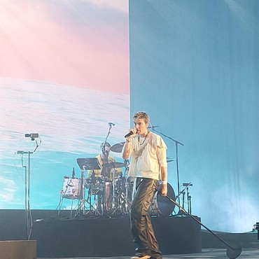 Lirik Lagu sad - LANY