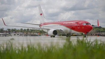  Pesawat Kepresidenan Boeing 737 Mendarat Perdana di Bandara IKN