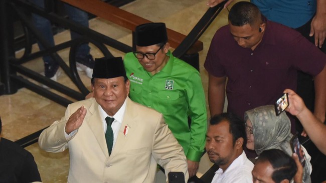Presiden Prabowo Subianto hadir di puncak Harlah PKB ke-27 di Jakarta. Acara ini juga dihadiri elite partai lain dan menjadi momen evaluasi kerja partai.
