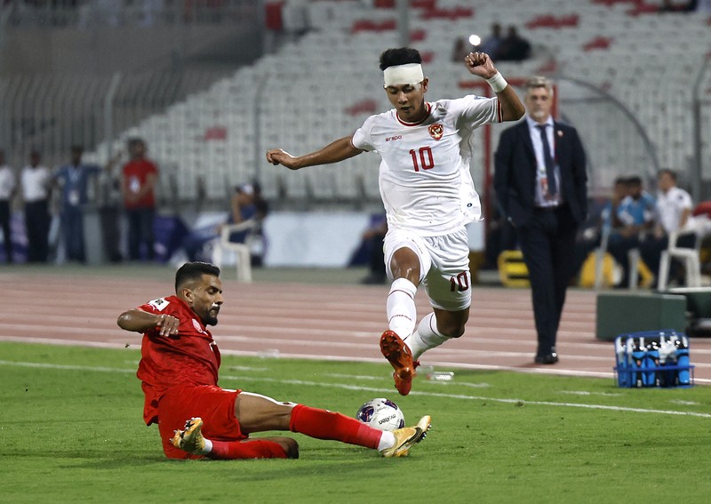 Skuad Timnas Indonesia pertandingan Putaran Ketiga , babak kualifikasi Piala Dunia Bahrain vs Indonesia di Stadion Nasional Bahrain, Riffa, Kamis, 10/10. REUTERS/Hamad I Mohammed