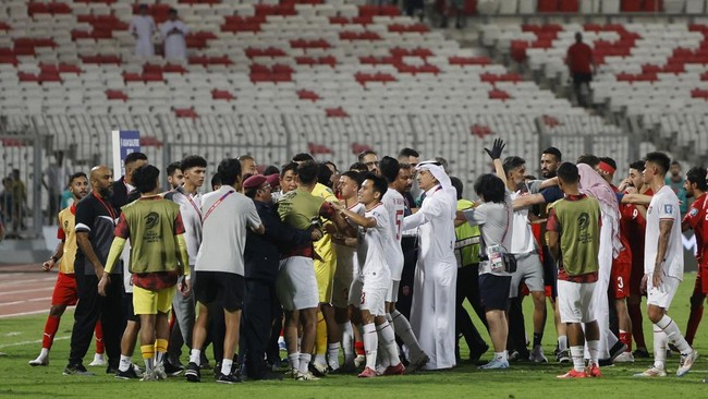 Media China mengklaim Timnas Indonesia berpotensi mendapat hukuman dari AFC buntut keributan lawan Bahrain dalam Kualifikasi Piala Dunia 2026.